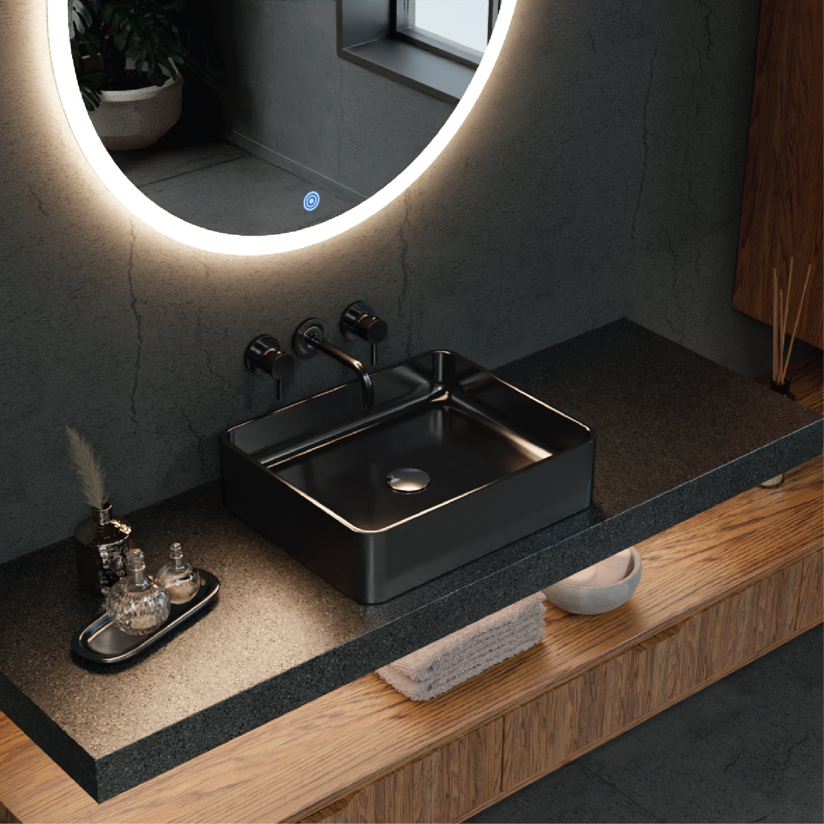 Titan's demister function ensures a crystal-clear mirror surface every time you need it.